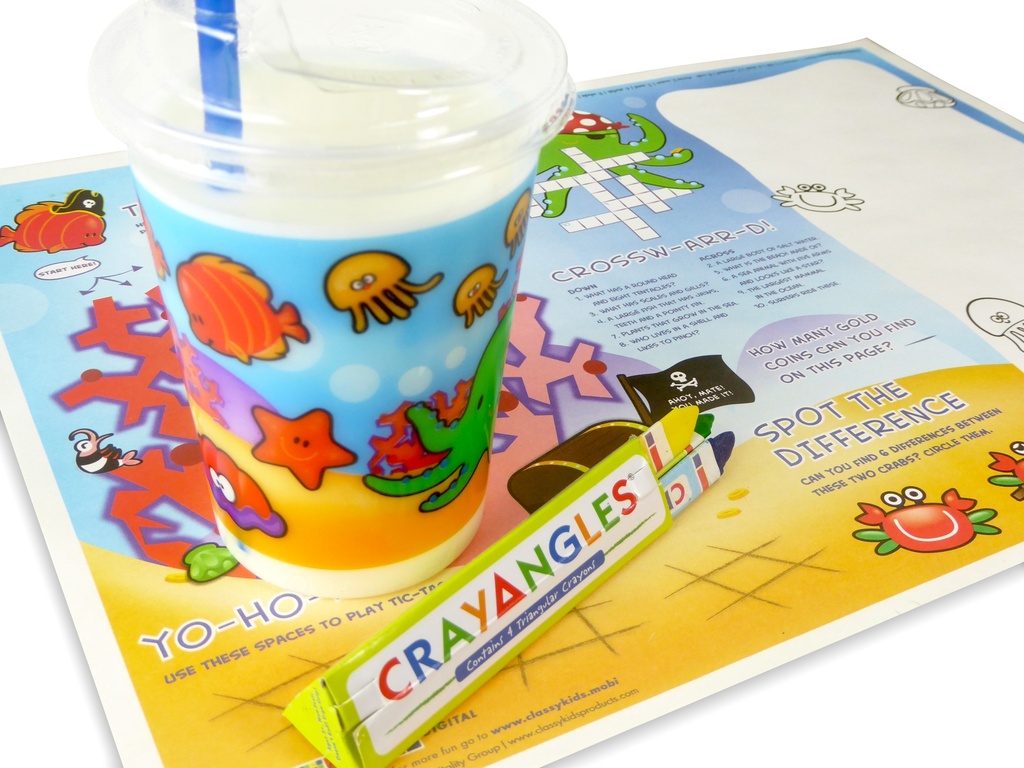 12oz Kids Cups, Thermoformed, with Lids and Straws - Sea Theme
